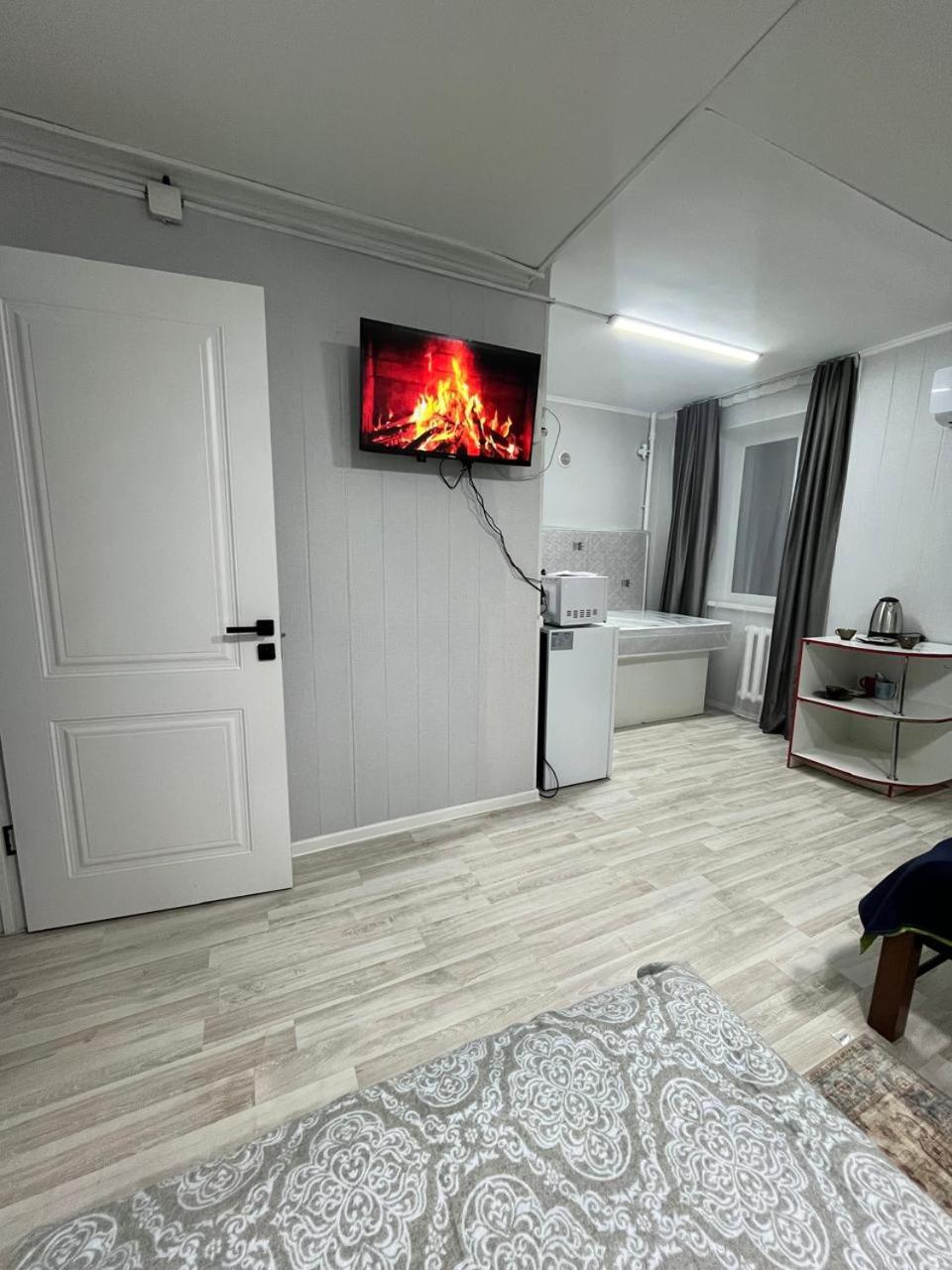 Ахметова 4 Apartment Krasnoye Pole Екстериор снимка